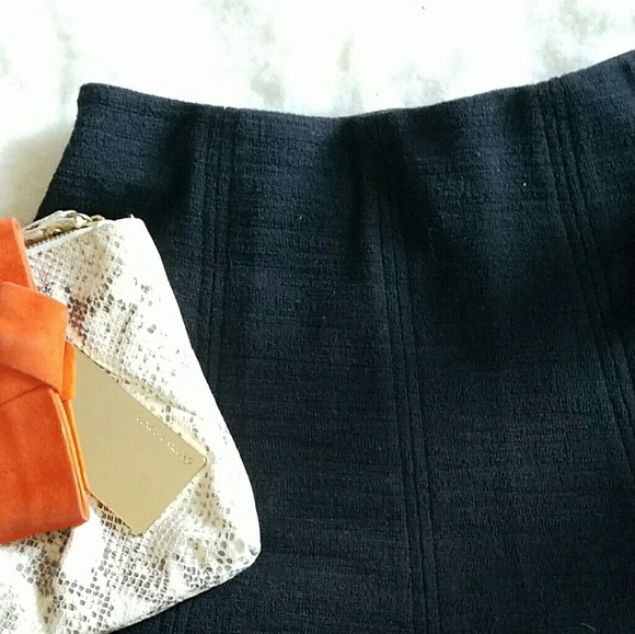 ****SOLD***** (NWT) LOFT skirt - Picture 2 of 4
